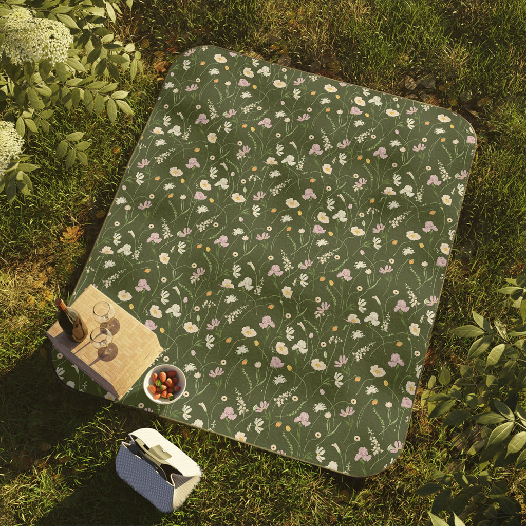 Picnic Blanket – Floral Green Outdoor Throw for Garden & Farm Life Lovers